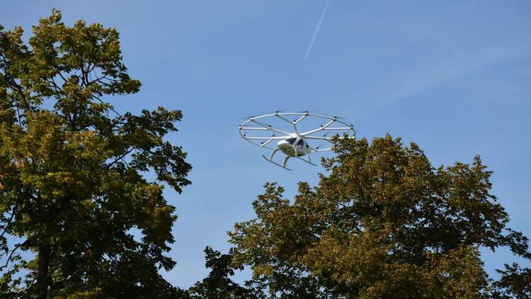 Volocopter fliegt unbemannt über Stuttgart FLUG REVUE