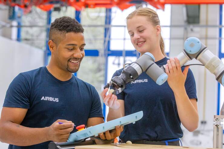 Bei Airbus beginnt das neue Ausbildungsjahr mit Rekordzahlen. | FLUG REVUE
