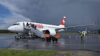 A220 der Swiss in Usedom - erster Flug von Zürich.