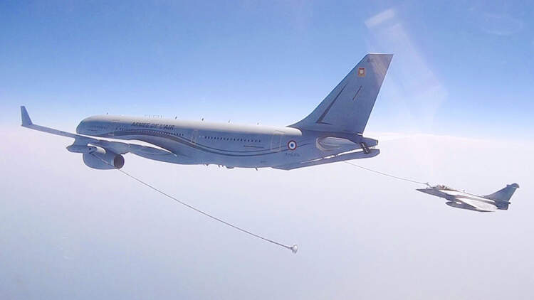 A330 Mrtt Tanker Der Armee De L Air Begleitet Rafale Nach Jordanien Flug Revue