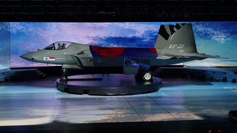 Am 9. April 2021 präsentierte KAI in Sacheon den ersten Prototyp des KF-21.