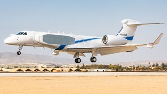 Am Ostersonntag nahmen die israelischen Luftstreitkräfte das neue Aufklärungsflugzeug Oron in Empfang. 