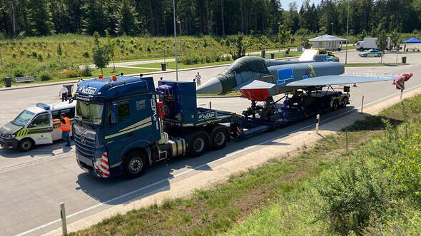 Auf dem Weg des Eurofighters von Kaufbeuren nach Manching gab es ein Pause auf einem Autobahnrastplatz.