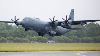 Australien fliegt derzeit ein Dutzend C-130J Super Hercules.