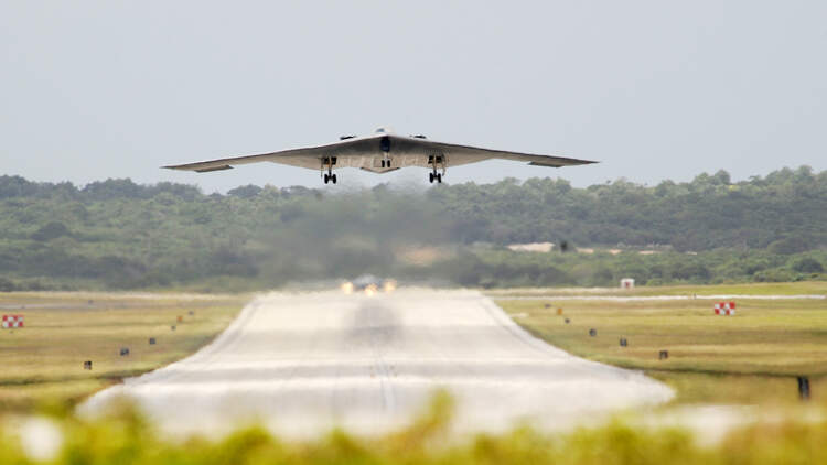 B-2s arrive at Andersen 
