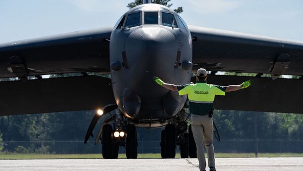B-52H mit zivilem Einweiser