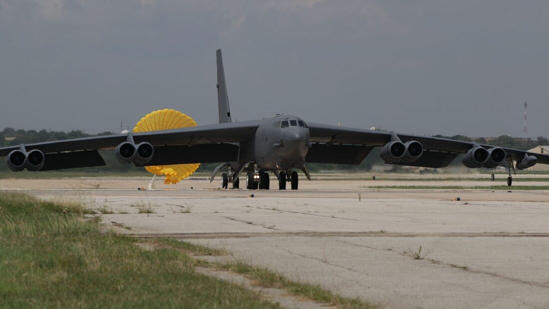 Boeing B-52H Erhält Neues Radar | FLUG REVUE