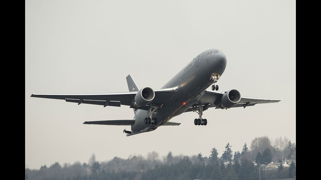 Boeing KC-46A startet von Seattle nach Altus AFB