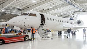 Bombardier modifiziert in Wichita drei Global 6000 für das Pegasus-Programm.
