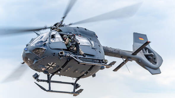 Das HTG 64 testet das neue Minigun für die H145M in der Oberlausitz.
