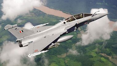 Dassault hat die erste Rafale an Indien übergeben.