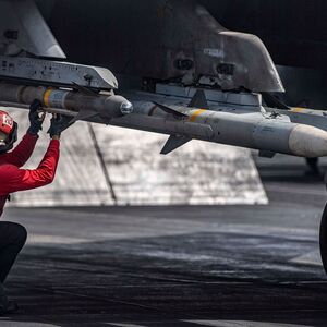 US Navy steigert Kampfkraft der F/A-18-Trägerjets: Hornets mit Hyper-Bewaffnung gegen Huthi-Drohnen