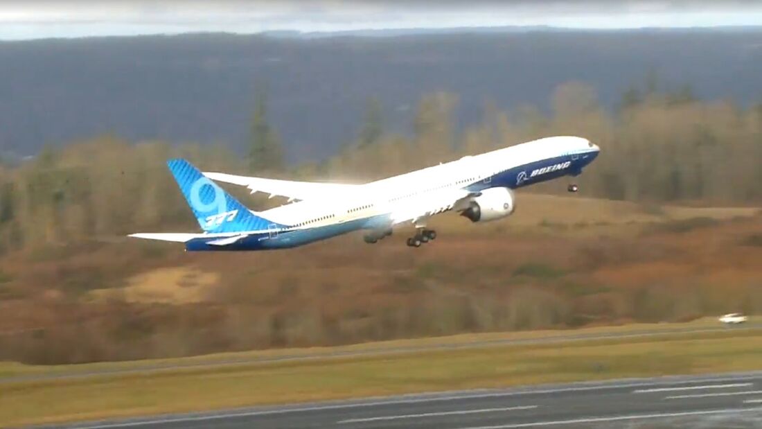 Die 777-9 startet in Everett zum Erstflug