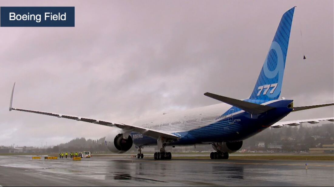 Die Boeing 777-9 landet nach dem Erstflug auf dem Boeing Field in Seattle