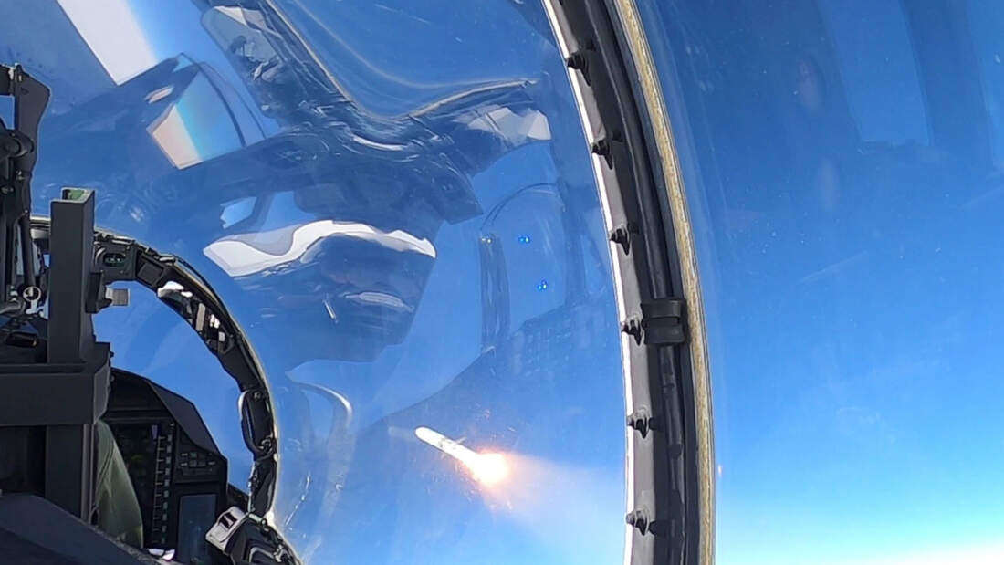 Die Boeing F-15EX hat im Januar 2022 erstmals eine AIM-120D AMRAAM verschossen.