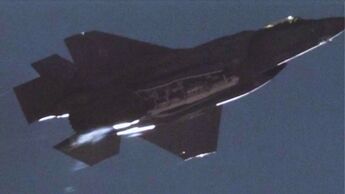 Die F-35A warf im August 2020 erstmals eine (Dummy-)Atombombe B61-12 ab.