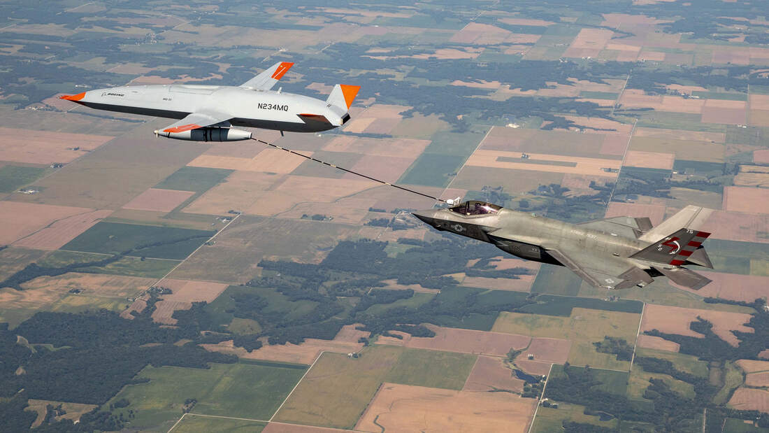 Die MQ-25 T1 von Boeing hat nun auch erstmals die F-35C der US Navy betankt.