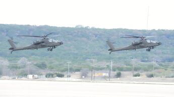 Die Niederlande haben mit der Einführung des AH-64E Apache Guardian begonnen. Vorhandene D-Modelle werden modernisiert.
