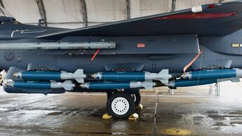 Die USAF hat die Mitnahme von 15 statt neuen JDAMs an der F-15E Strike Eagle getestet.