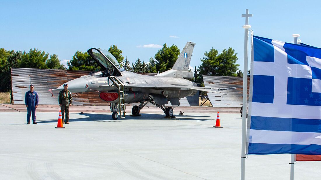 Die griechischen Luftstreitkräfte haben ihre ersten beiden von Block 52+ auf Block 70 "Viper" modernisierten F-16 in Empfang genommen.