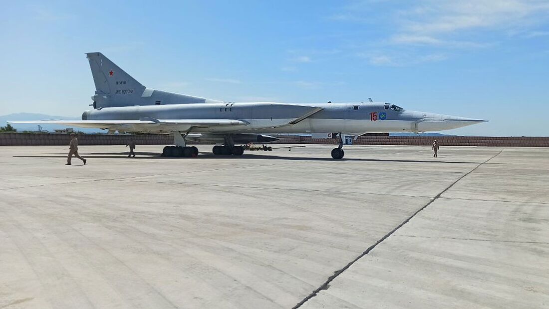 Drei Tu-22M3 der russischen Luft- und Weltraumkräfte trainierten Ende Mai 2021 von der Basis Hmeymin in Syrien aus über dem Mittelmeer.