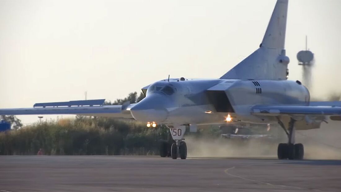 Drei Tu-22M3 der russischen Luft-und Weltraumkräfte war Ende Mai 2021 für Übungsflüge in Syrien.