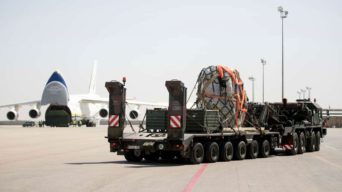 Ein 27 Tonnen schwerer Gedenkstein der Bundeswehr wurde per Antonow An-124 von Masar-i-Scharif nach Leipzig geflogen.