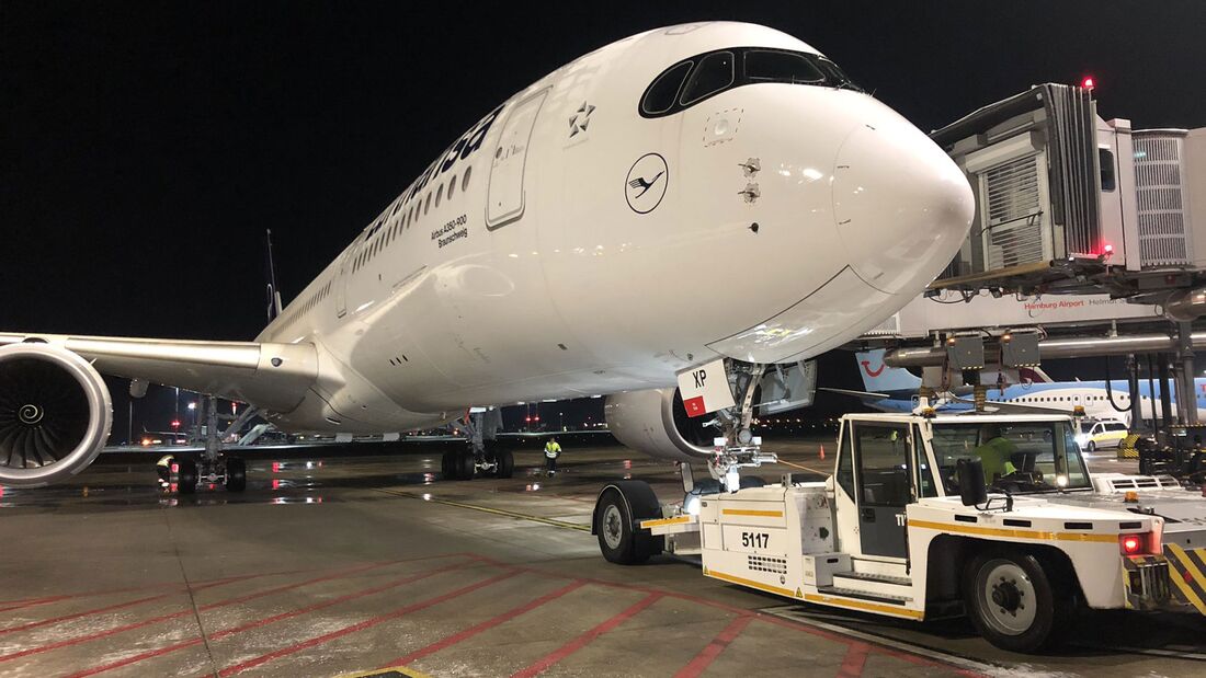 Eine A350 führt den längsten Nonstop-Flug der Lufthansa von Hamburg auf die Falkland-Inseln durch.