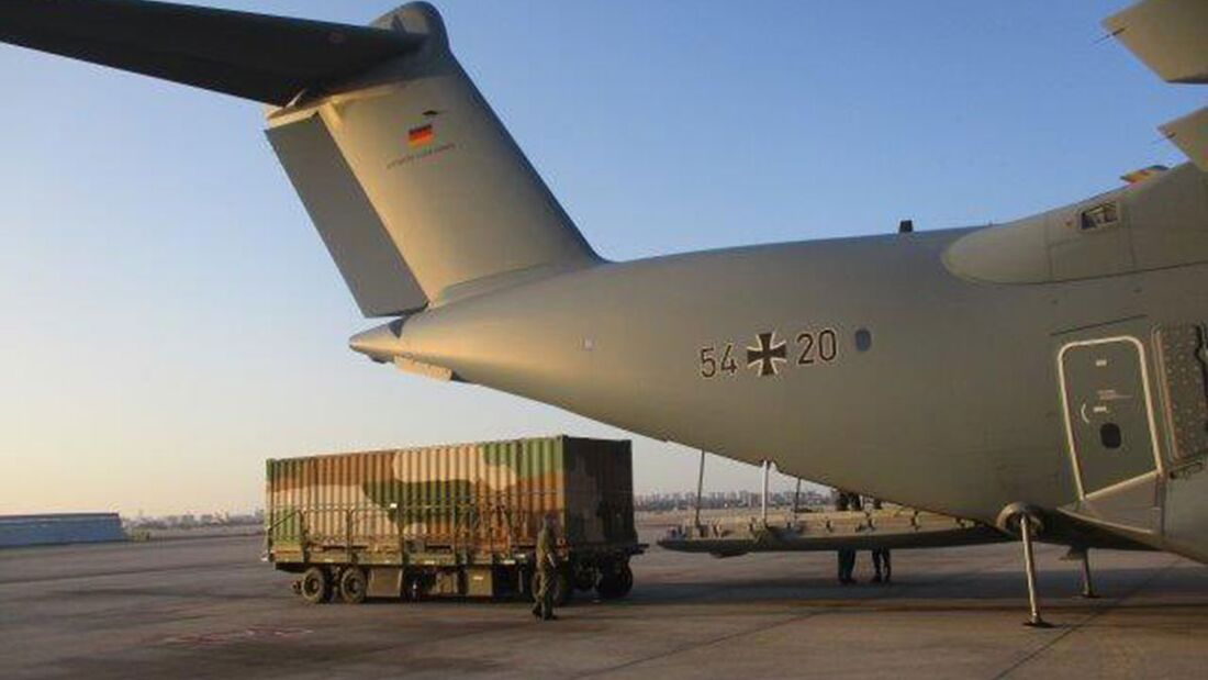 Eine A400M der Luftwaffe hat am 13. März 2021 eine Heron 1 von IAI in Israel abgeholt und nach Afghanistan gebracht, um eine abgestürzte Maschine zu ersetzen.
