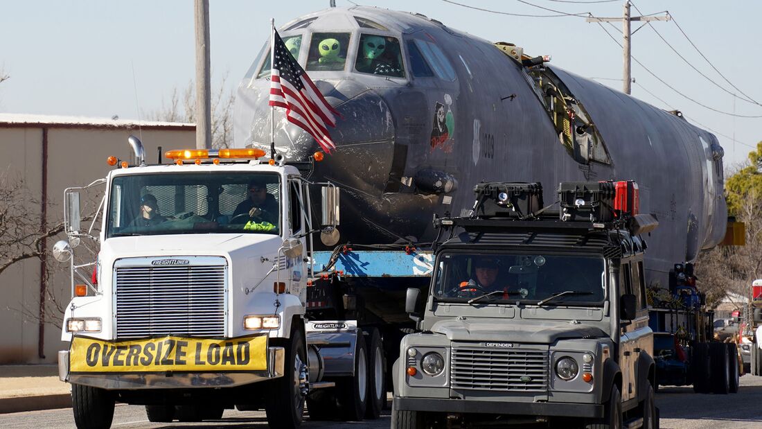 Eine B-52H Stratofortress wird bei Boeing in Oklahoma für Integrationstests neuer Systeme verwendet.