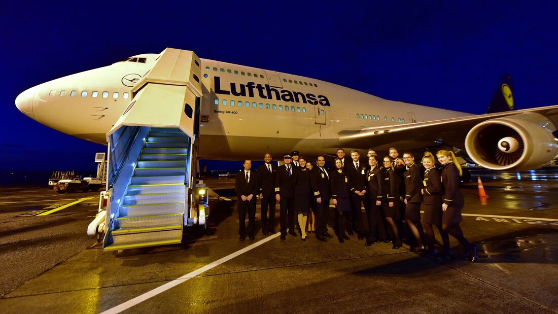 Eine Boeing 747-300 der Lufthansa (D-ABVY) holte am 28. März 2020 gestrandete Urlauber in Auckland ab.