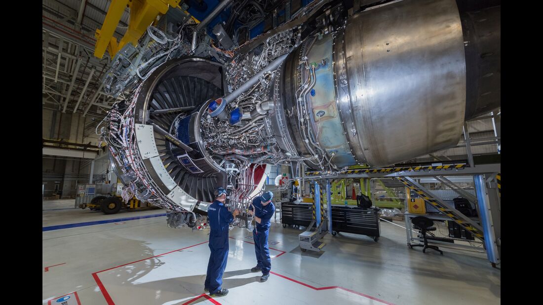 Endomntage des Rolls-Royce Trent XWB-84 in Dahlewitz