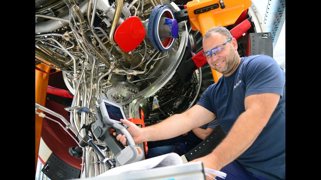 Endomntage des Rolls-Royce Trent XWB-84 in Dahlewitz