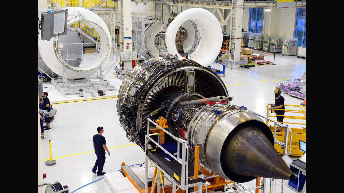 Endomntage des Rolls-Royce Trent XWB-84 in Dahlewitz
