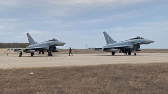 Eurofighter der Luftwaffe üben in Rumänien mit italienischen Eurofightern.