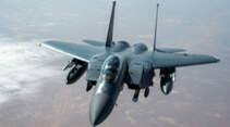 F-15 Strike Eagle Luftaufnahme über Wüste