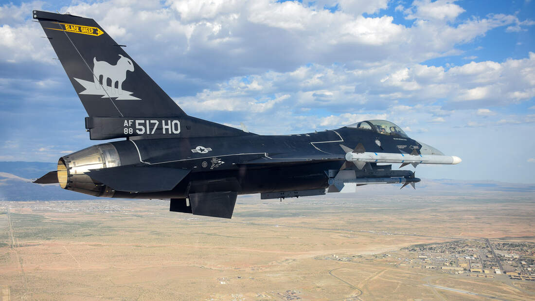 Schwarze Viper - F-16 gibt sich als F-117 Stealth aus | FLUG REVUE