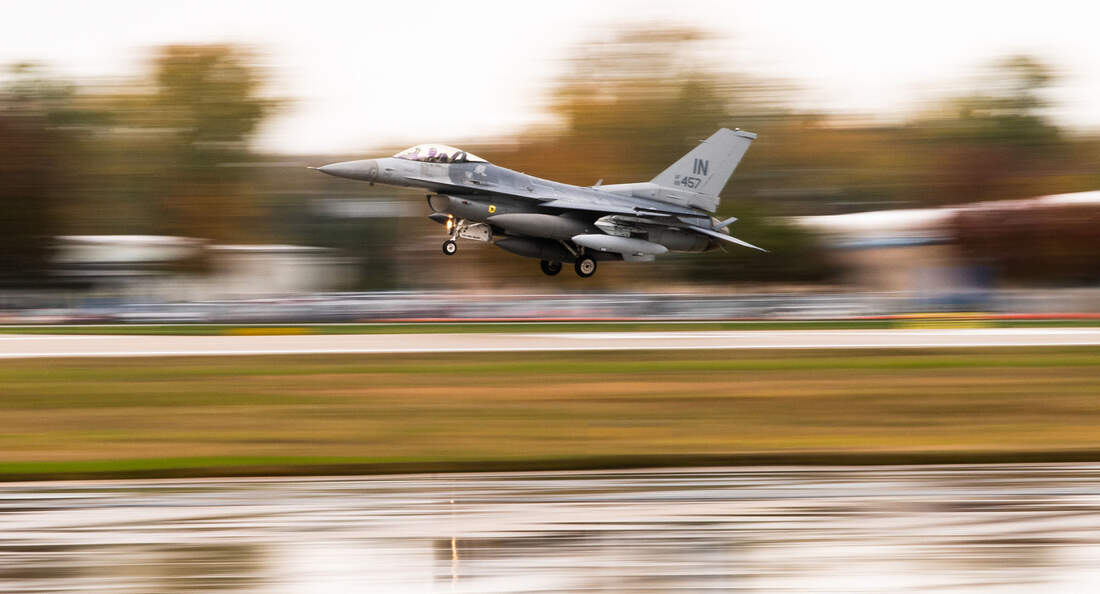 F-16 bei der Landung