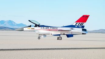 F-16 des Viper Demo Teams im "Prototype Look".
