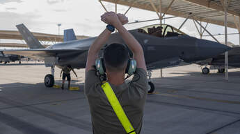 F-35A der USAF fliegen nun mit Aggressor-Piloten als Red Air bei Red Flag in Nellis.