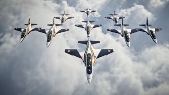 Fromation Leonardo M-346 in neuen Look der Frecce Tricolori Computergrafik