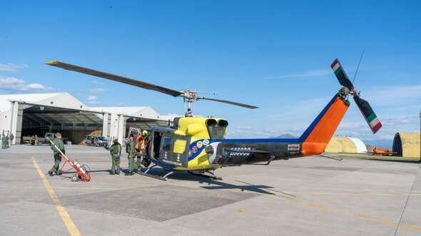 HH-212 Huey am Boden