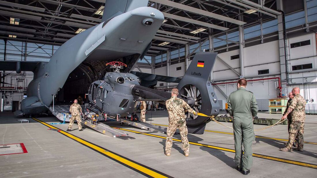 In Wunstorf wurden zwei H145M in eine A400M verladen. Sie werden nach Kabul gebracht.