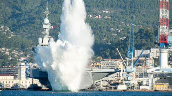 Katapultblock Einschlag vor Flugzeugträger Charles de Gaulle