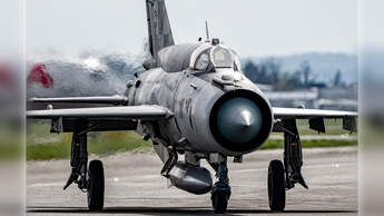Kroatische MiG-21bisD rollt zum Start in Zagreb.