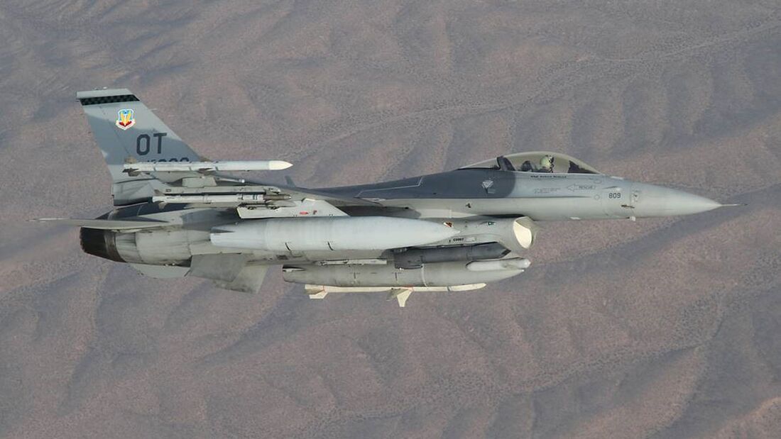 Lockheed Martin F-16 der US Air Force, stationiert auf der Nellis AFB.