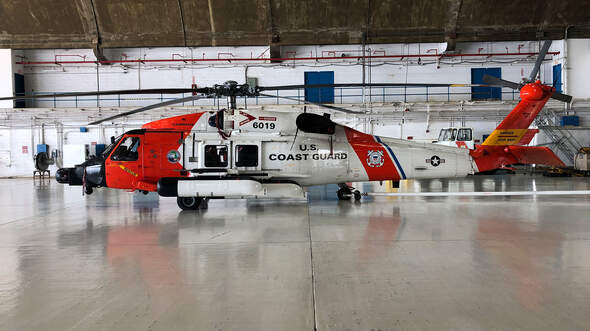 MH-60 Jayhawk im Hangar