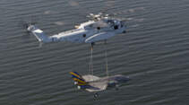 Mit dem Sikorsky CH-53K King Stallion hat das US Marine Corps versuchsweise den Transport einer F-35C Lightning II  am Haken durchgeführt