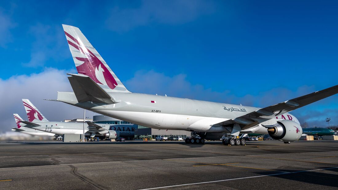 Qatar Airways Cargo übernahm am 28. Dezember 2020 in Everett gleich drei neue 777F-Frachter von Boeing. 