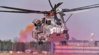 Sikorsky CH-53K testet neue Abgasdüsen.